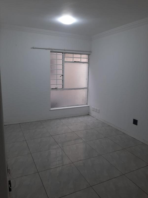 To Let 1 Bedroom Property for Rent in Goodwood Central Western Cape
